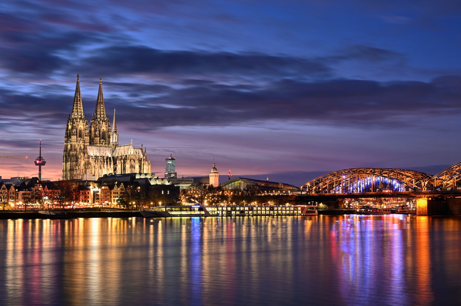 Cologne, la Ville Arc-en-Ciel : Incontournable pour les Voyageurs LGBT