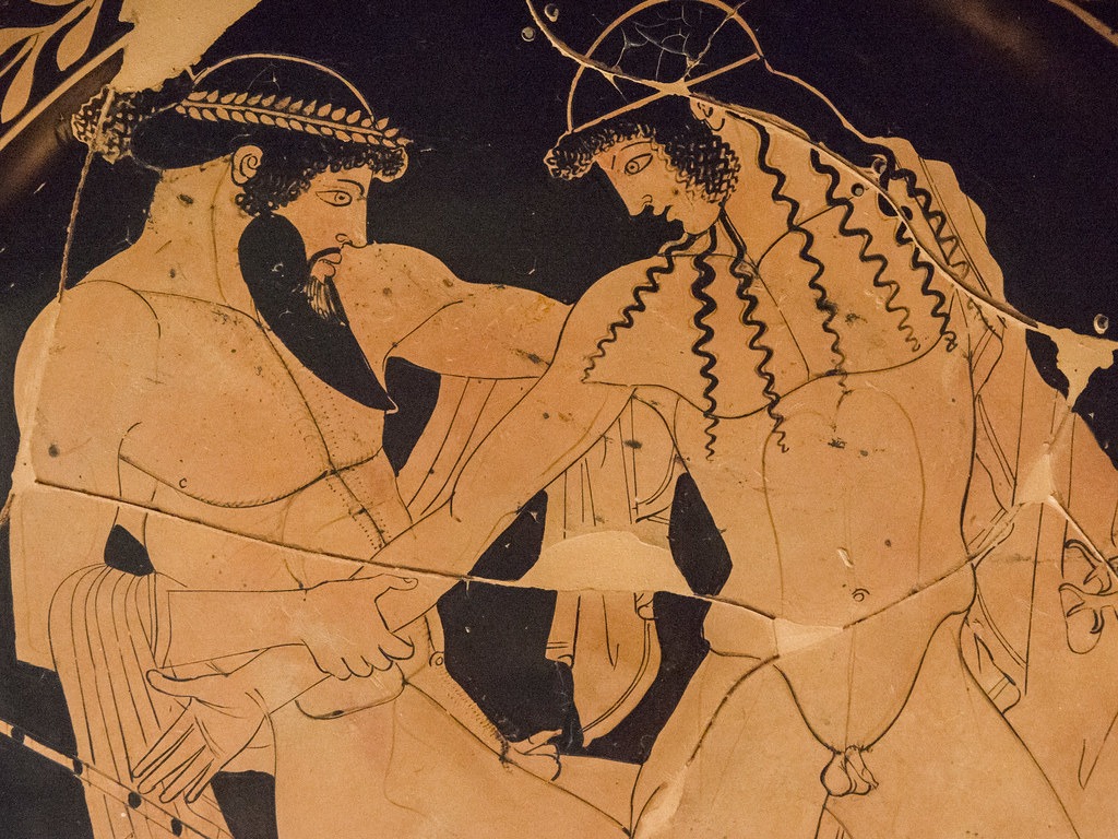 Une peinture de vase représentant une exploration LGBTQ+ de la mythologie grecque antique.